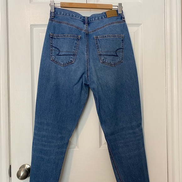 American Eagle Distressed Mom Jean - Picture 6 of 7